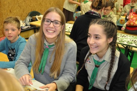 Mintegy kétszáz cserkész vett részt a IV. kerület adventi kézműves-regös hétvégéjén